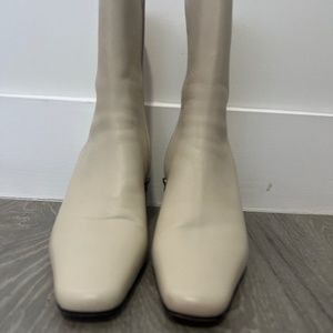 Lola Cruz women boot